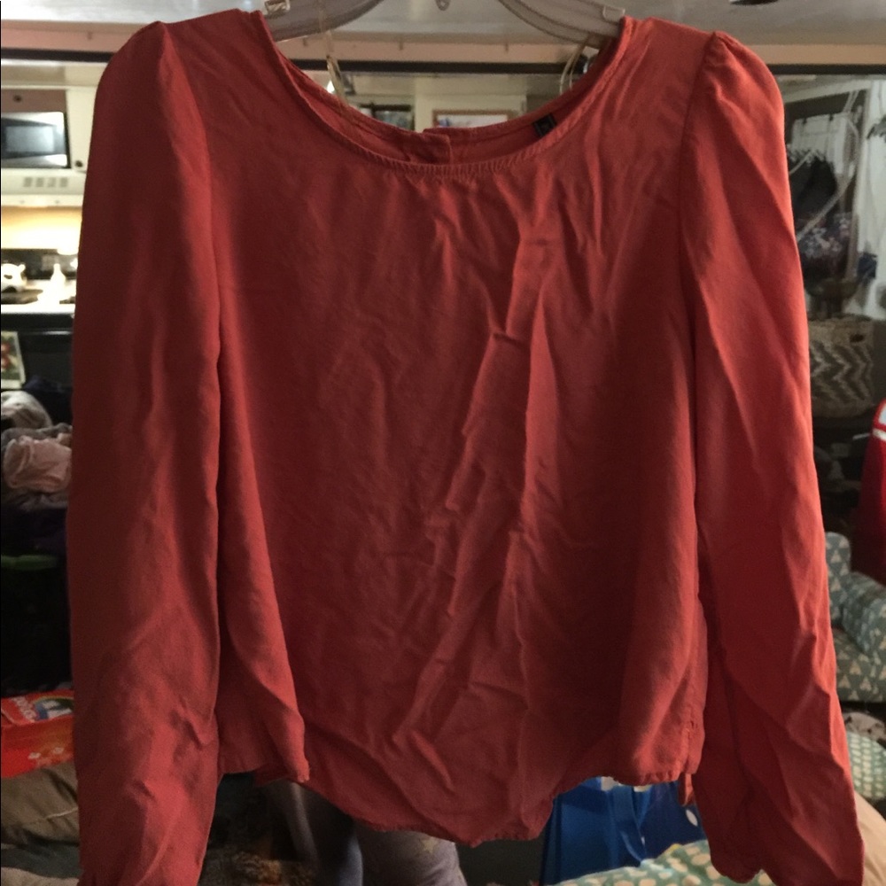 Salmon Poetry button down back long sleeve blouse
